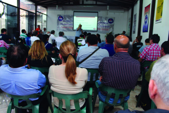 Sindicalistas participaram ativamente dos debates no salão da CUT-A
