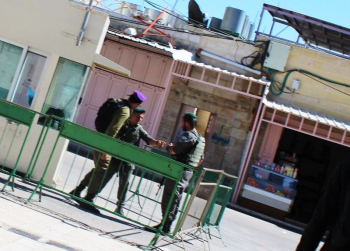 Soldados estão por todos os lados na cidade 