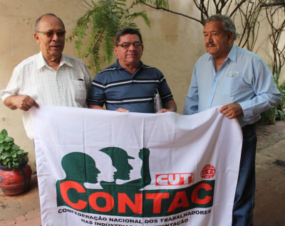Bernardo Rojas, presidente da CUT-A; Siderlei de Oliveira e o sindicalista aposentado Francisco Ortiz