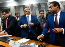 No STF, Dino herda 344 ações de Weber, entre elas a atuação de Bolsonaro na pandemia