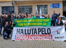Ato em Porto Alegre cobra pagamento já do piso nacional da enfermagem