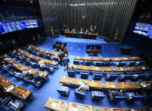 Senado aprova “trabalho voluntário” sem carteira assinada e valor menor que o mínimo