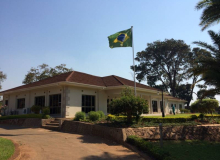 Cerca de 200 brasileiros estão “presos” na África do Sul sem poder voltar ao país