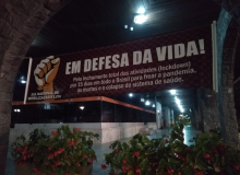 Lockdown em defesa da vida ocupa pátio da prefeitura de Blumenau (SC)