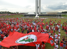 Ato em solidariedade ao MST repudia tentativa de criminalização do movimento