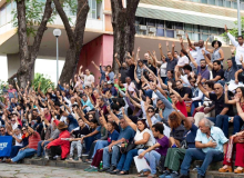 Trabalhadores administrativos de universidades aderem à greve da educação