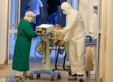 Sem vacina e com um governo incompetente, Brasil enfrenta piores dias da pandemia