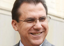 Marinho propõe a Lula correção permanente da tabela do IR e valorização do mínimo