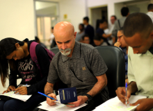 Novo salário mínimo tem o menor poder de compra para cesta básica em 15 anos