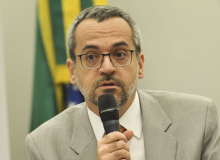 Fasubra Sindical aciona ministro da Educação na justiça