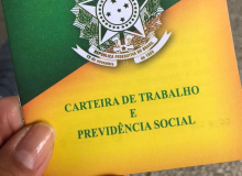 Carteira verde amarela de Bolsonaro é mina de dinheiro para o governo