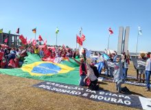 Ato em Brasília marca entrega de pedido de impeachment de Bolsonaro