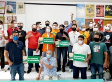 Em visita ao Sindipetro PR/SC, Gleisi reafirma o compromisso de rever privatizações