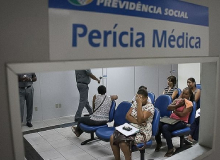 Ao invés de contratar médicos, governo vai conceder auxílio-doença sem perícia