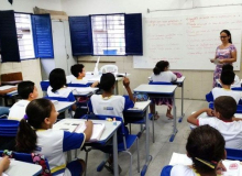 Apesar de aumento de mortes no estado, Justiça de MG libera aulas presenciais