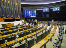 Câmara aprova projeto que susta regras sobre planos de saúde de estatais