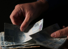 Servidores do Executivo federal aceitam proposta de reajuste de 9%