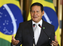 Candidato ao Senado pelo RS, general Mourão já atacou 13º e abono de férias