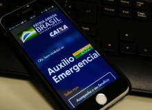 Governo deve prorrogar auxílio emergencial de R$ 150 até outubro, diz Guedes