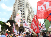 Protesto da CUT e centrais em SP denuncia política de Bolsonaro de desmonte do INSS