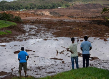 Bombeiros acham corpos em vestiário da Vale e número de mortos sobe para 134