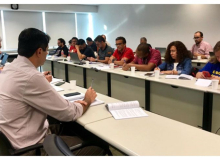Petroleiros e trabalhadores nos Correios enfrentam desafios em campanha salarial