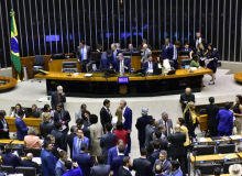 Centrais sindicais criticam suspensão de concursos públicos em nova regra fiscal