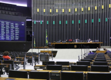 Câmara aprova PL que congela salários de servidores federais, estaduais e municipais