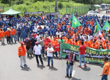 Petroleiros protestam contra desmonte da Petrobras e venda de refinarias