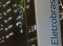 Direção da Eletrobras quer aumentar o próprio salário entre 150% e 500%