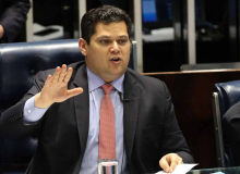 Por 75 votos a 1, Senado aprova adiamento do Enem deste ano