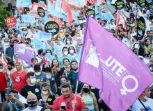 No 15° dia de greve, professores de MG reforçam  luta pelo piso salarial de 2022