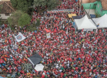 O "bom dia, presidente Lula!" entoado pela multidão deu o tom deste 1º de Maio