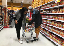 Com alta da inflação e sem auxílio, famílias cortam itens essenciais da alimentação