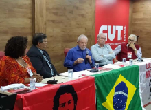 A Lava Jato é uma operação de destruição do país, da democracia e do povo, diz Lula