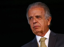 Novo ministro da Defesa antecipa troca de comando na Marinha