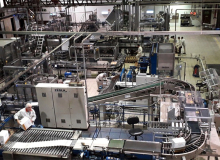 Indústria segue sem avançar. Produção de alimentos e veículos recua