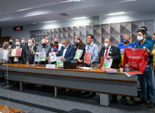 Congresso Nacional e TST recebem da CUT e demais centrais a agenda dos trabalhadores