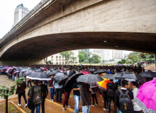 Falta trabalho para 27,3 milhões e o único emprego que cresce é o informal