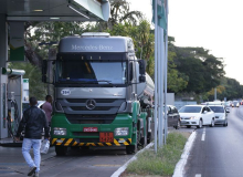 Petrobras aumenta em 8,9% preço do diesel nas refinarias nesta terça (10)