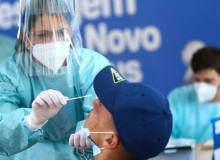 Com apagão de dados, Brasil enfrenta variante ômicron às escuras