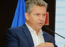 Governador Mauro Mendes demite 70 educadores do estado que se manifestaram em Cuiabá
