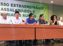 Assalariados rurais fundam confederação com apoio da CUT