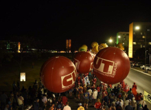 Manifestação na frente do Congresso pede saída de Cunha