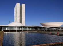 Votação do reajuste de servidores do Executivo no Congresso fica para semana que vem