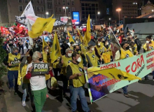 Milhares tomam as ruas de Porto Alegre contra privatizações e Fora Bolsonaro