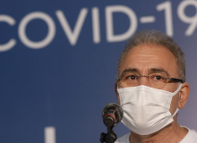 Ministro da Saúde é diagnosticado com Covid-19 e vai ficar isolado nos EUA