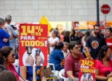 Professores podem fazer greve nacional em 26 de abril pelo pagamento do piso