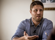 “Beto Richa transformou o Paraná em um estado de propaganda”