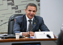 Relator mantém projeto de privatização da ECT. Votação será em novembro